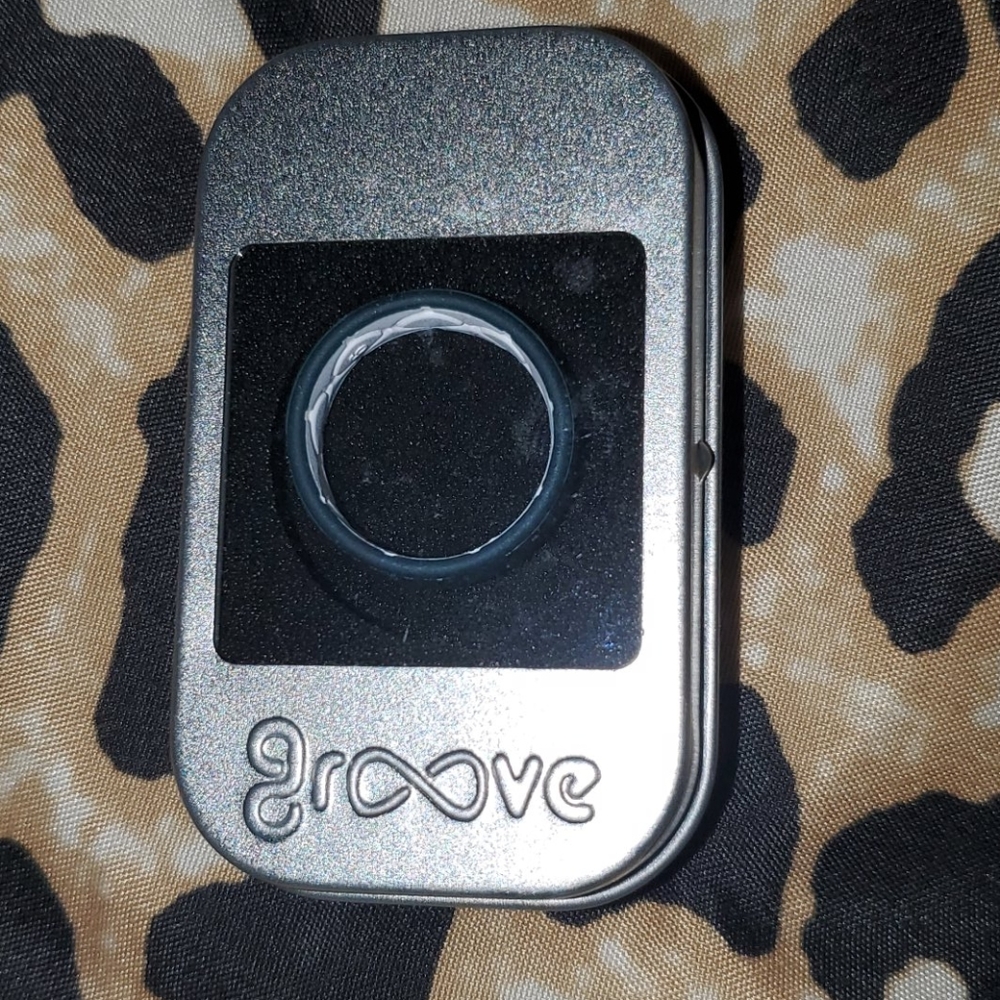 Groove life silicone wedding band